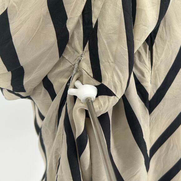 By Malene Birger Cicie Top EU 38 / US 6 – Stripes, Color Bleed + Stitch Flaw - Picture 2 of 7